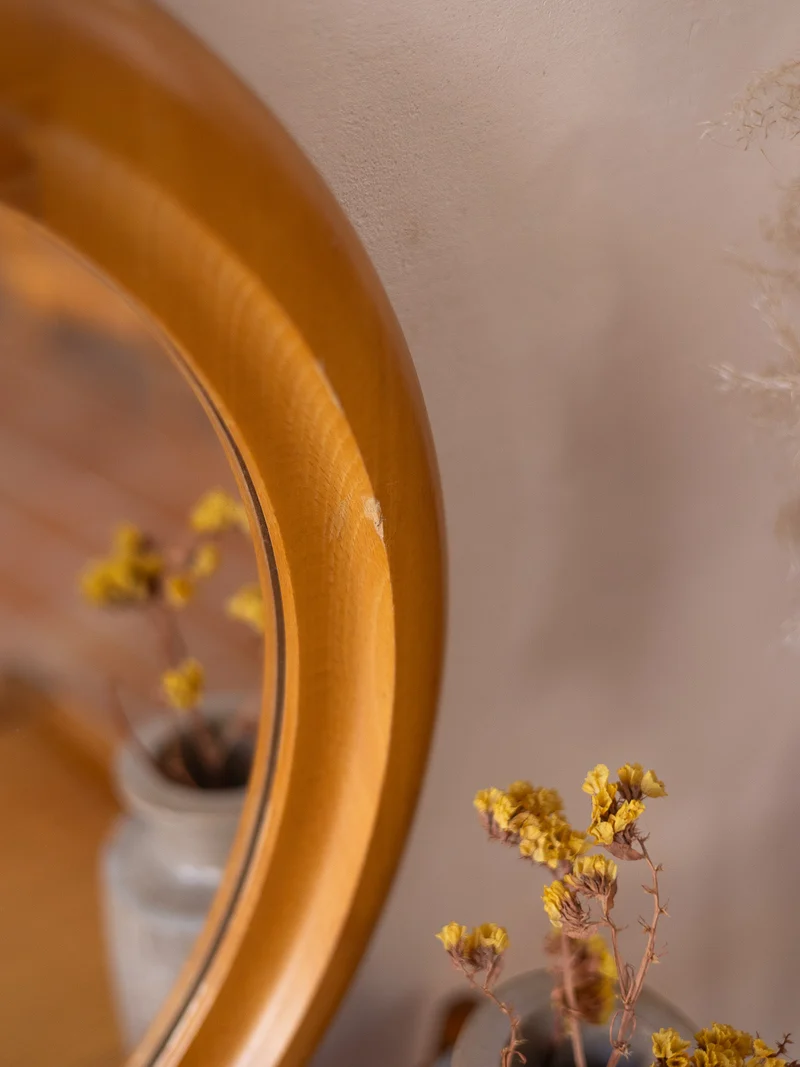 Igor, le miroir rond aux bords en bois N°1152