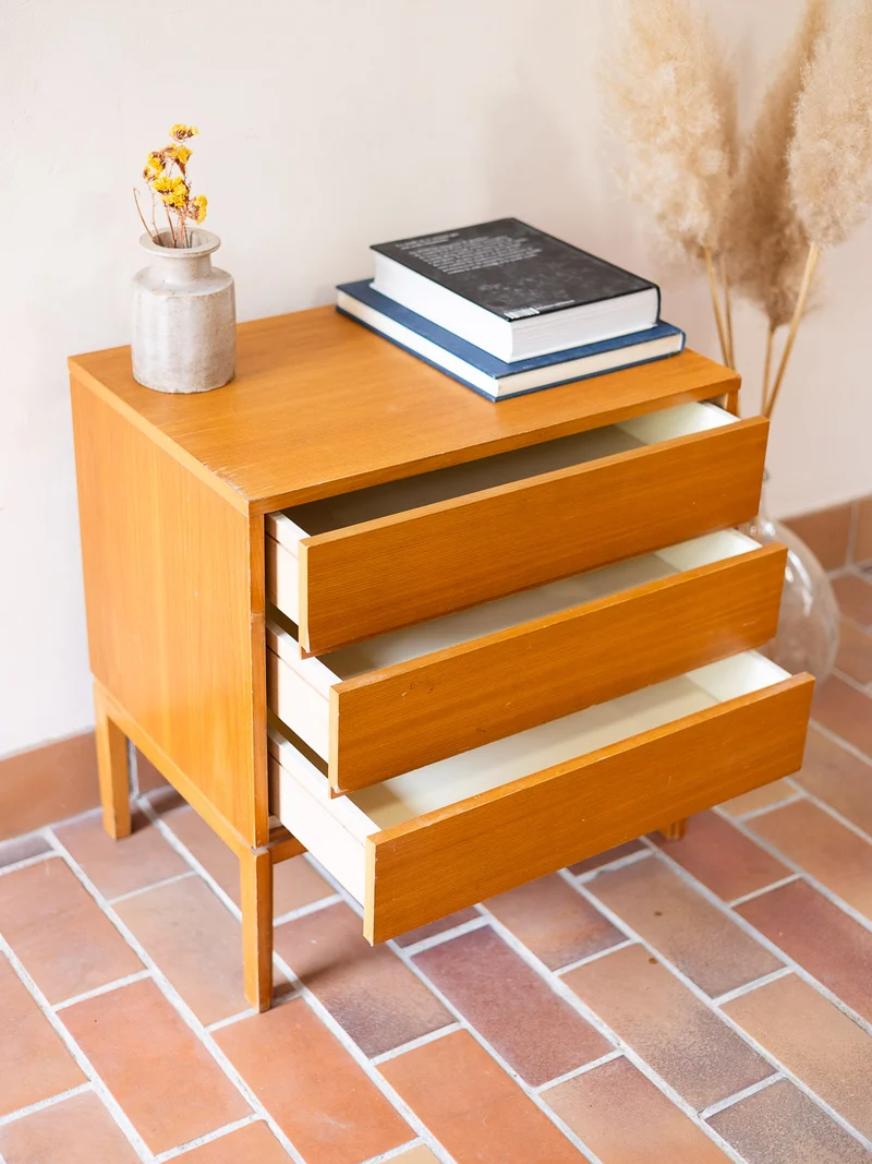 Olga, la petite commode en bois N°1073