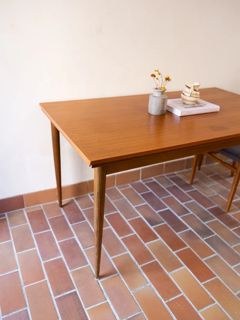 Karla, la table à manger scandinave N°1266