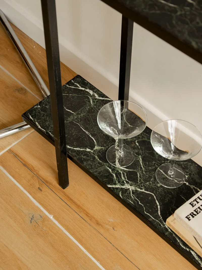 Hanna, la table console en placage marbre N°1522