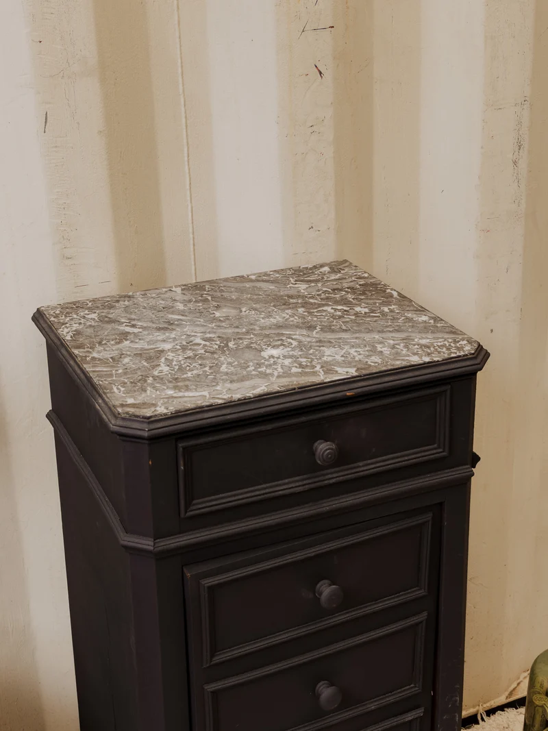 Valery, le semainier en bois noir et marbre gris N°134