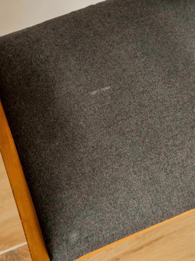 Claude, la paire de chaises à accoudoirs N°1564