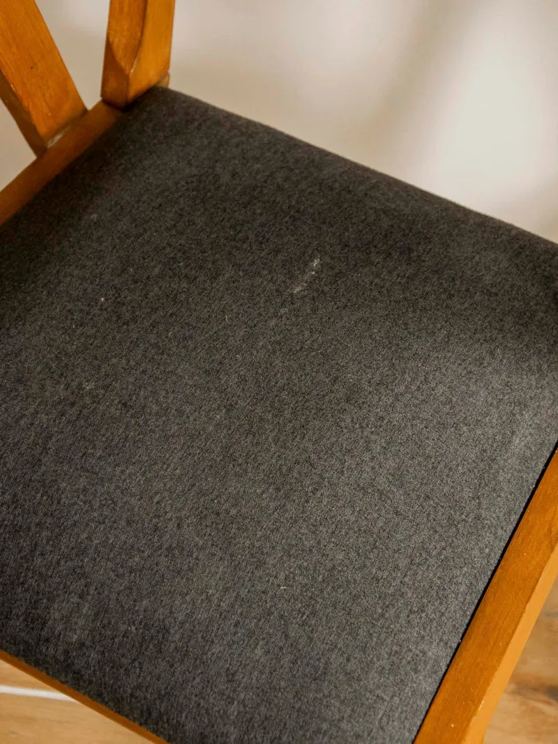 Claude, la paire de chaises à accoudoirs N°1564