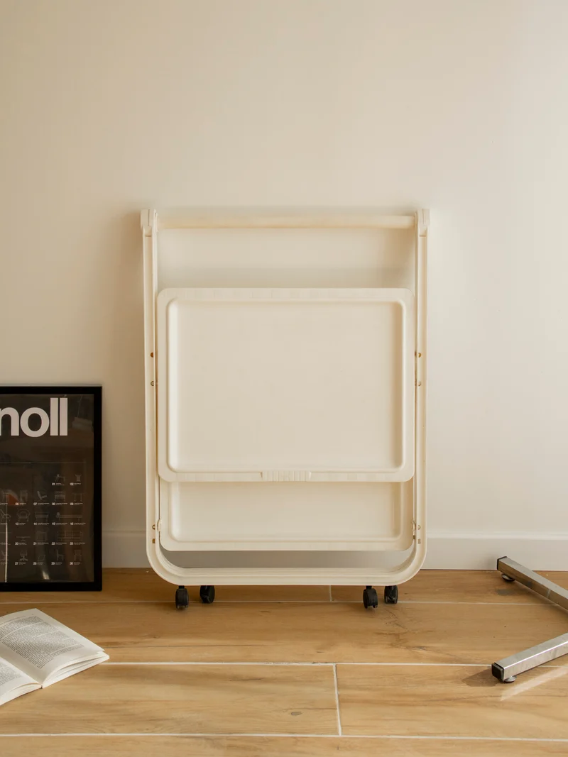 Anouk, la desserte pliable en plastique blanc N°382