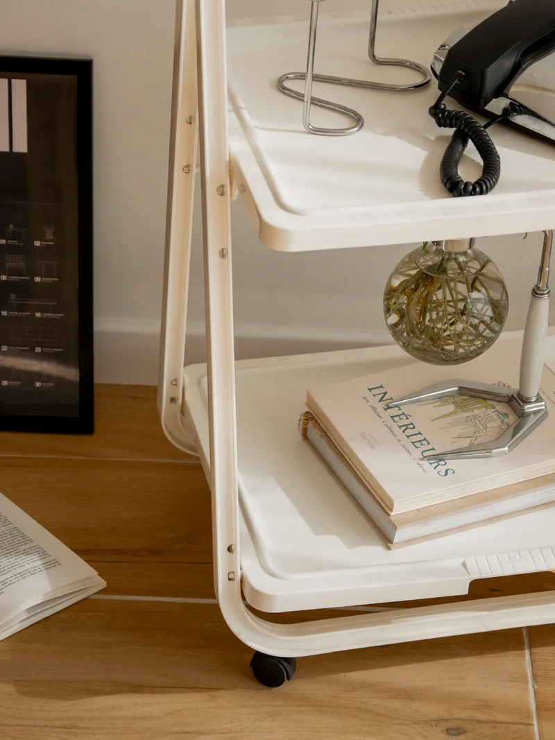 Anouk, la desserte pliable en plastique blanc N°382