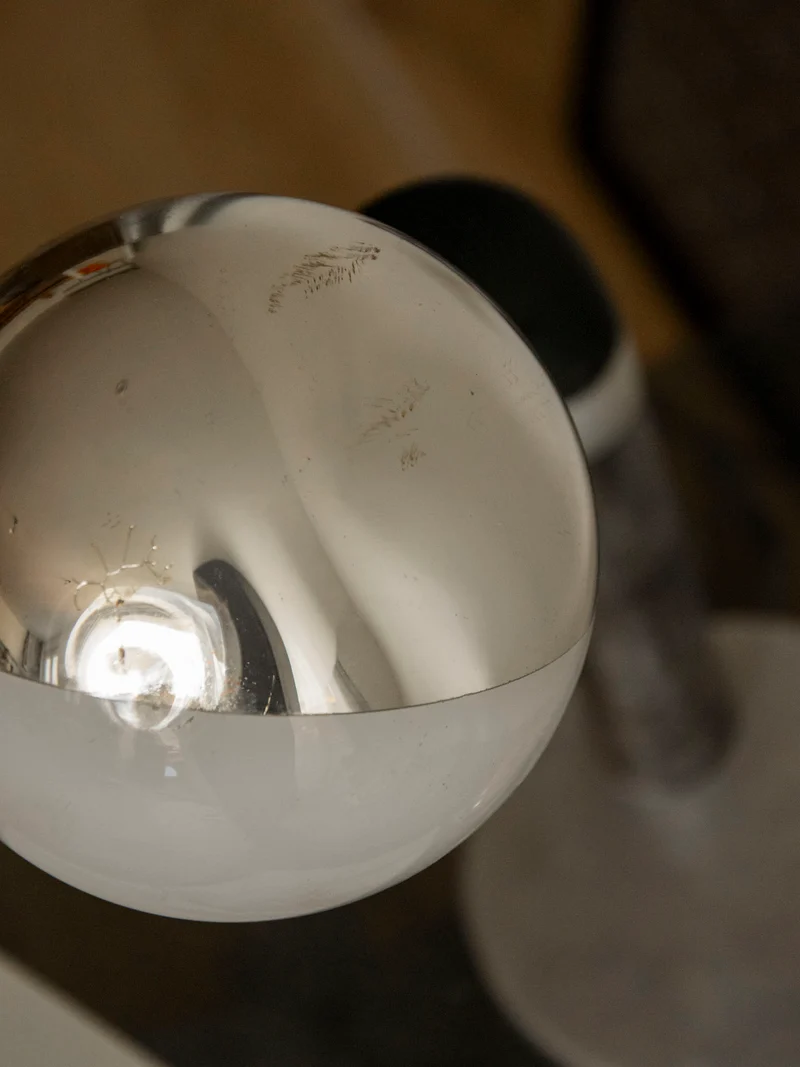 Julia, la lampe Eye Ball en métal acier N°1016