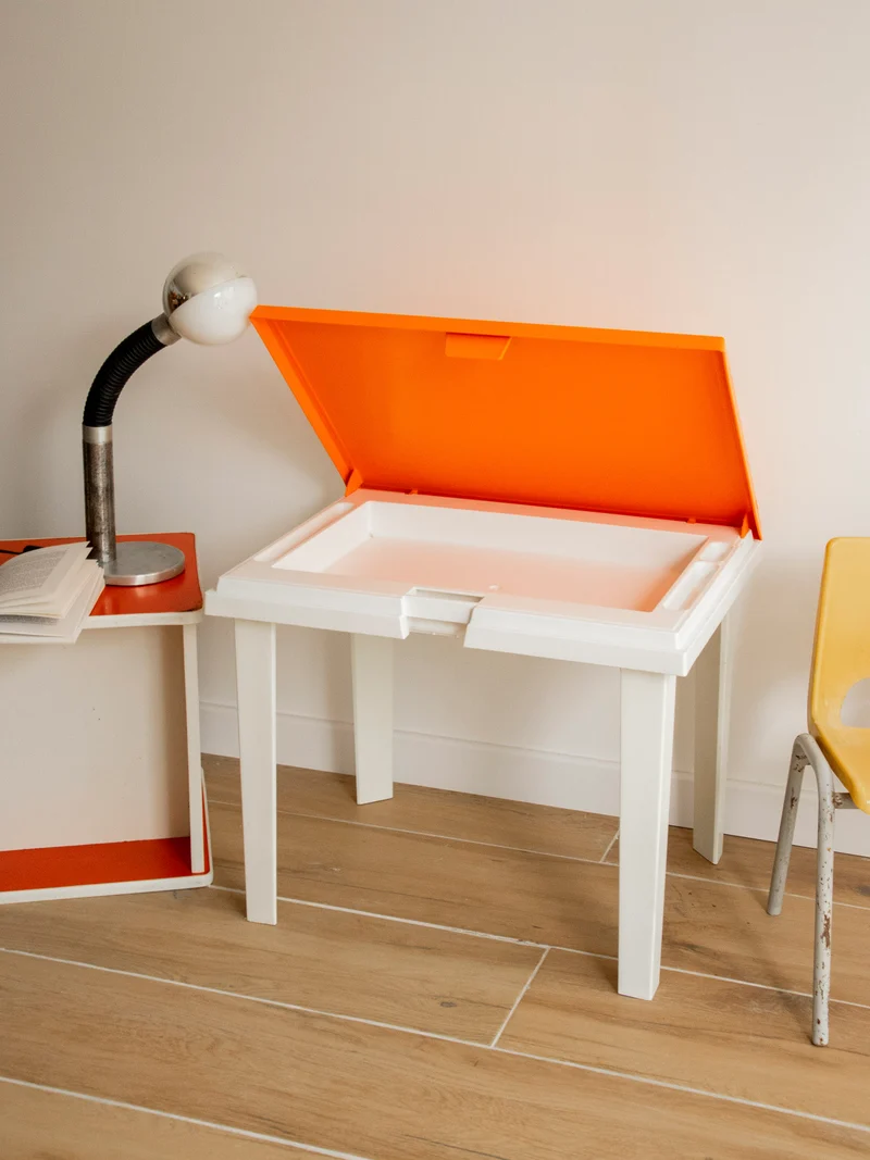 Yvan, le bureau pour enfants à rangements N°552