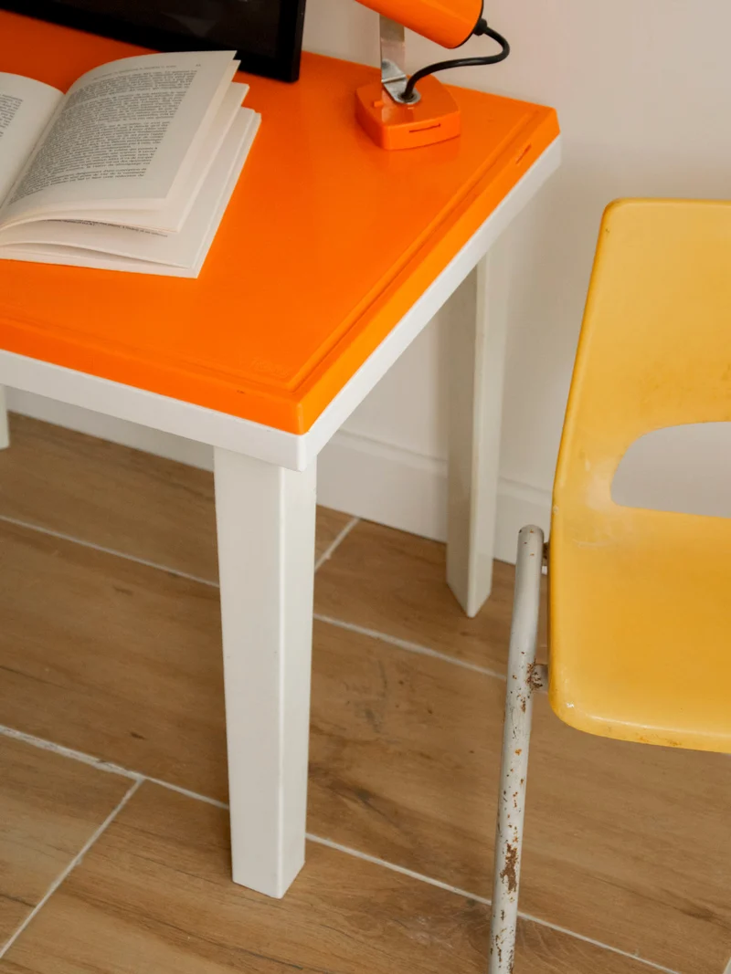 Yvan, le bureau pour enfants à rangements N°552