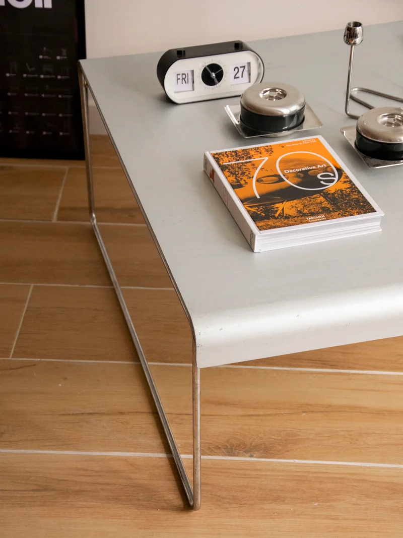Donna, la grande table basse en inox N°1520