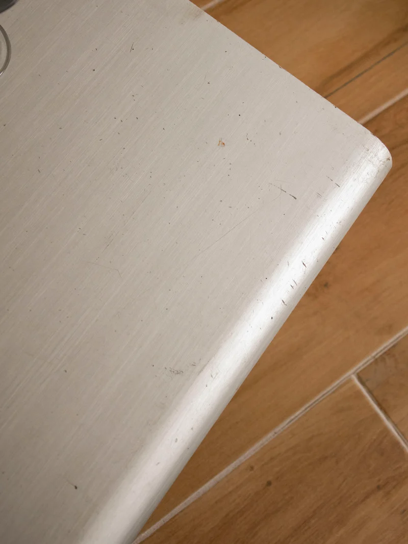 Donna, la grande table basse en inox N°1520