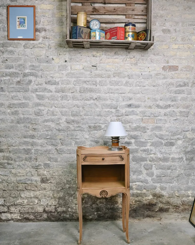 Odile, la table de chevet en acajou N°1530