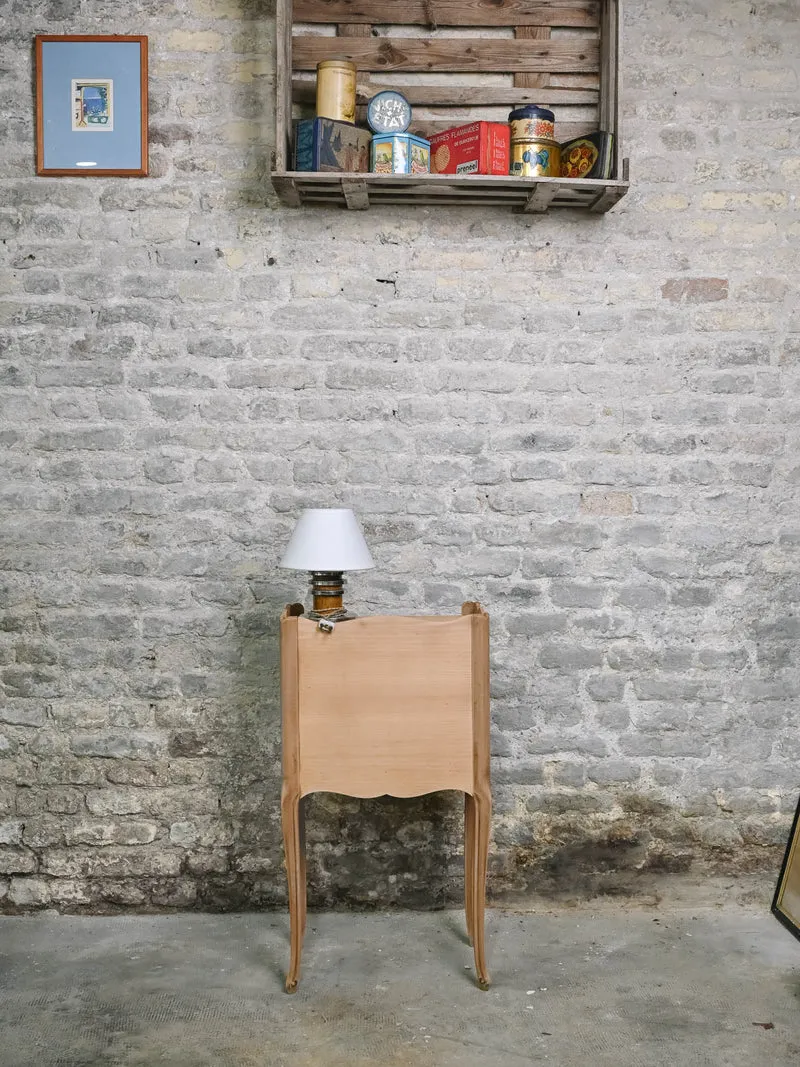 Odile, la table de chevet en acajou N°1530