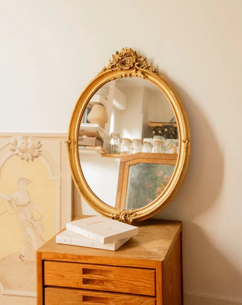 Georges, le miroir ancien au cadre doré N°1417