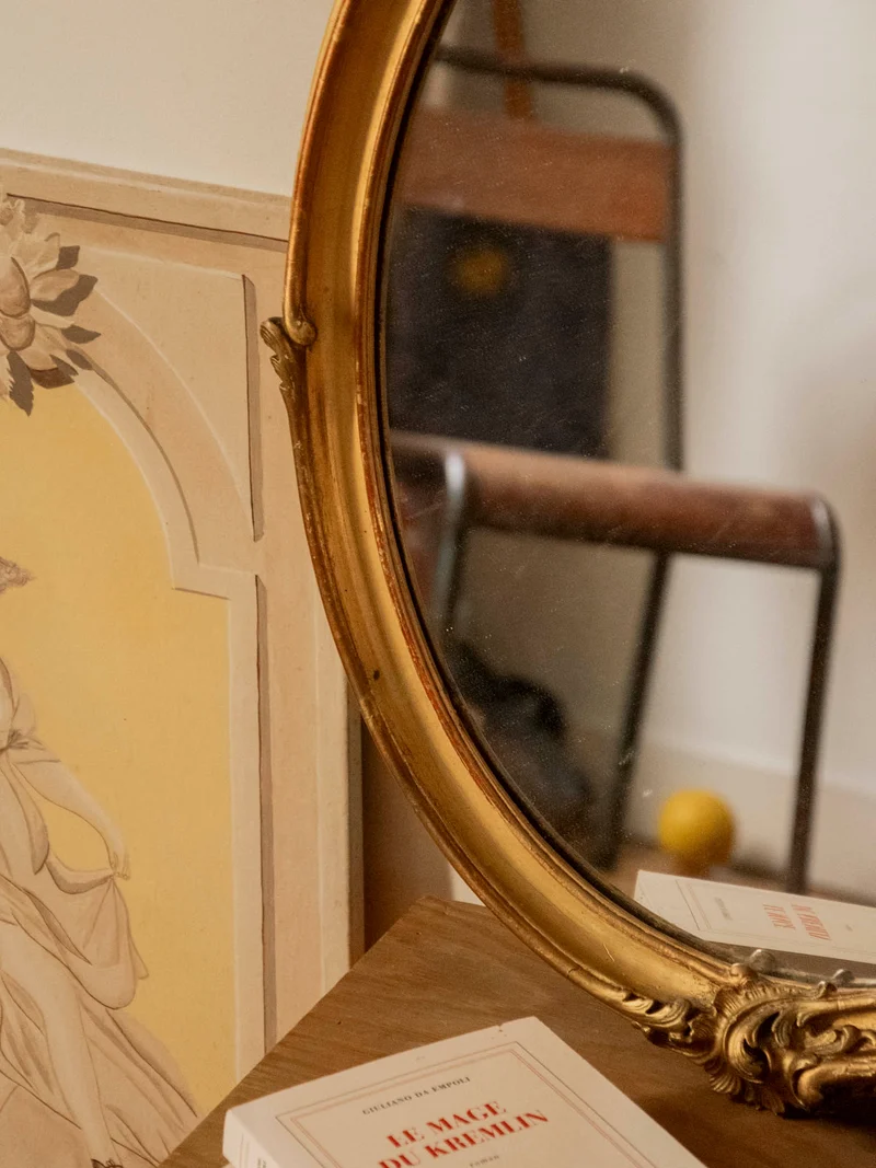 Georges, le miroir ancien au cadre doré N°1417