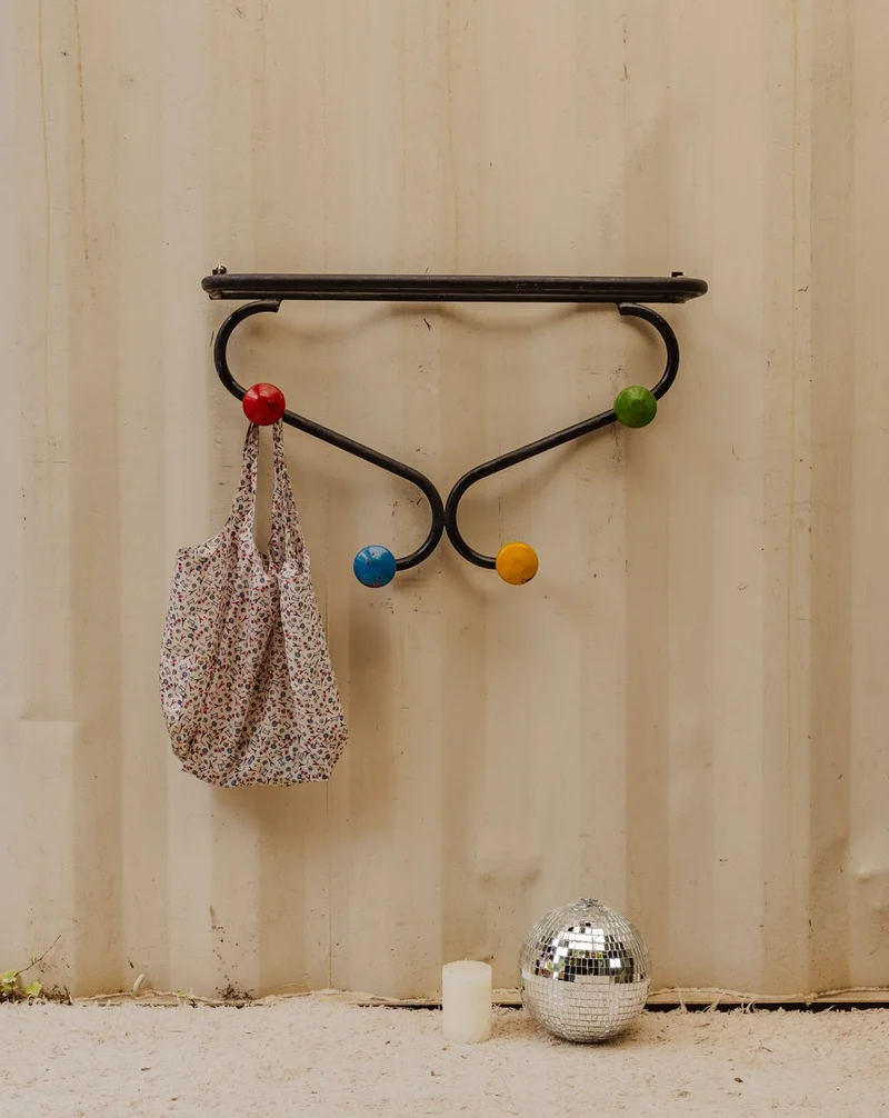 Charlie, le porte-manteau mural en métal noir N°419