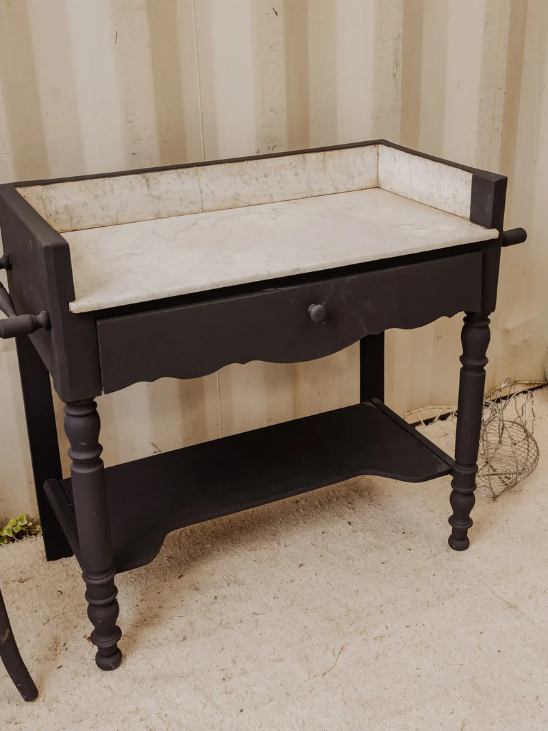 Louise, la coiffeuse en bois noir et marbre blanc N°335