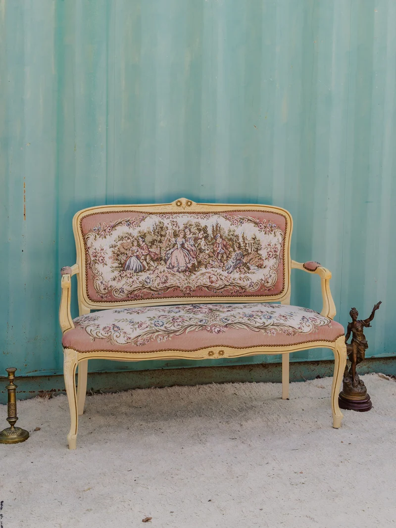 Martine, la banquette en bois beige et tissu rose N°64