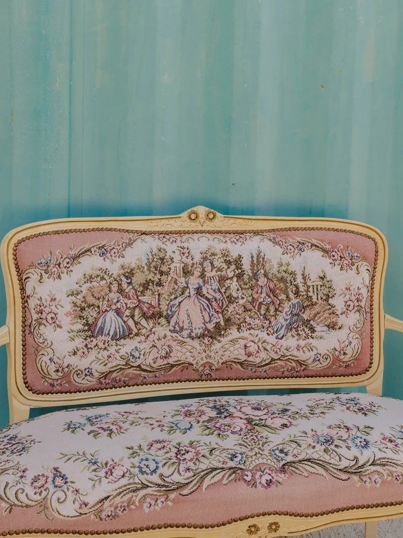 Martine, la banquette en bois beige et tissu rose N°64