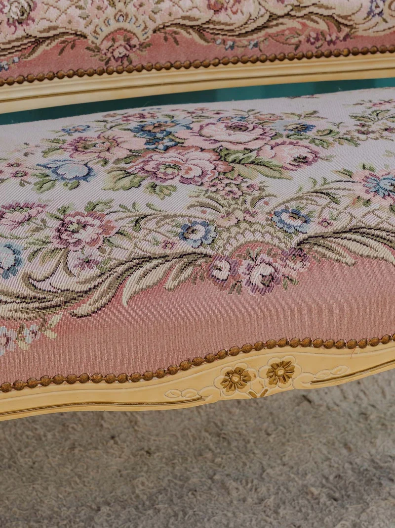 Martine, la banquette en bois beige et tissu rose N°64