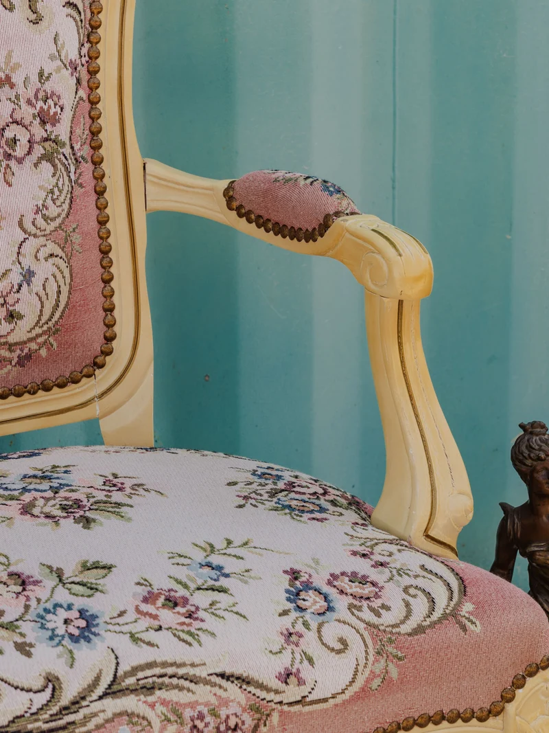 Martine, la banquette en bois beige et tissu rose N°64