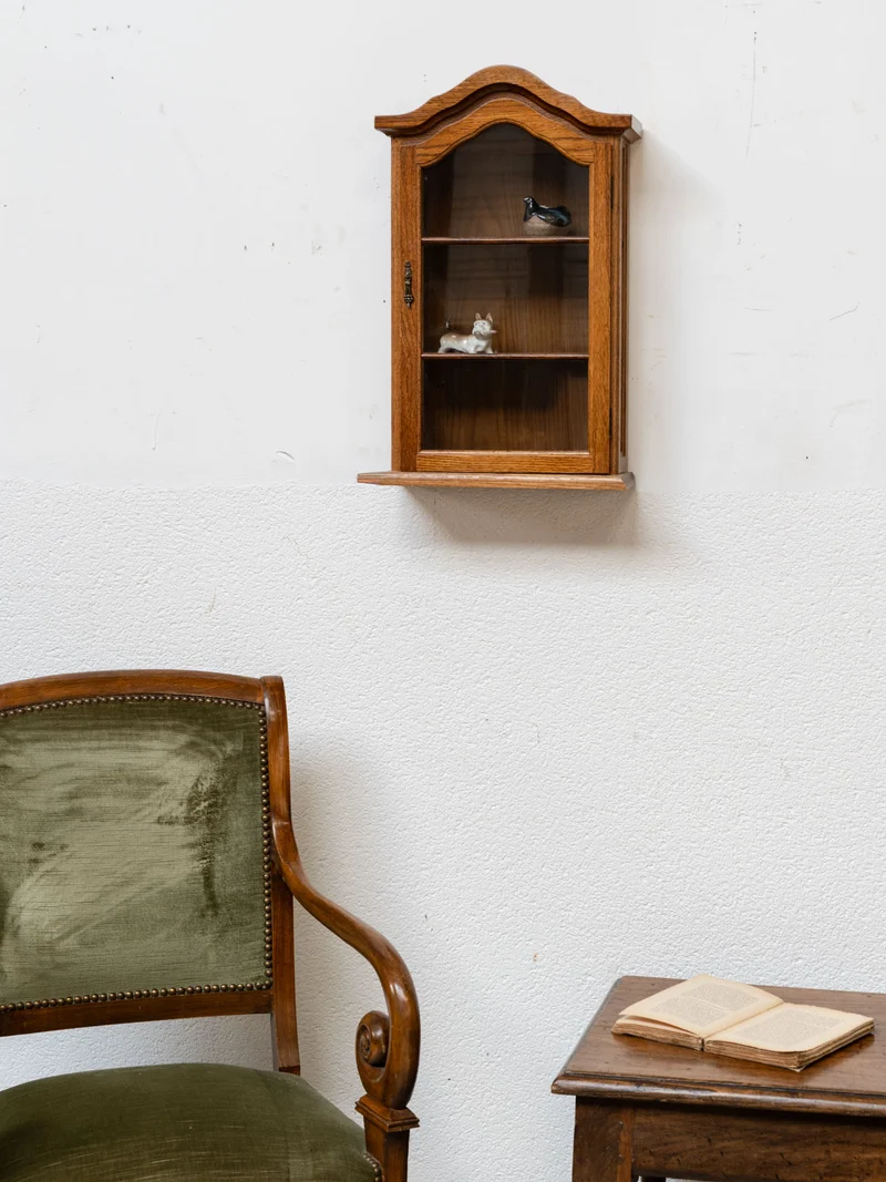 Gaëlle, la petite vitrine en bois N°1492