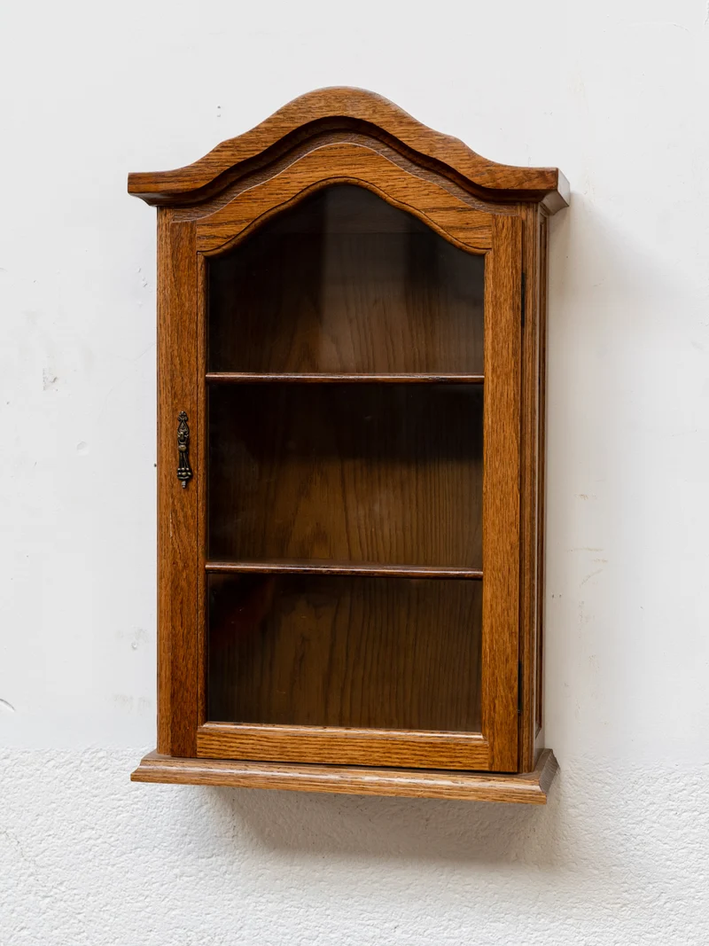 Gaëlle, la petite vitrine en bois N°1492
