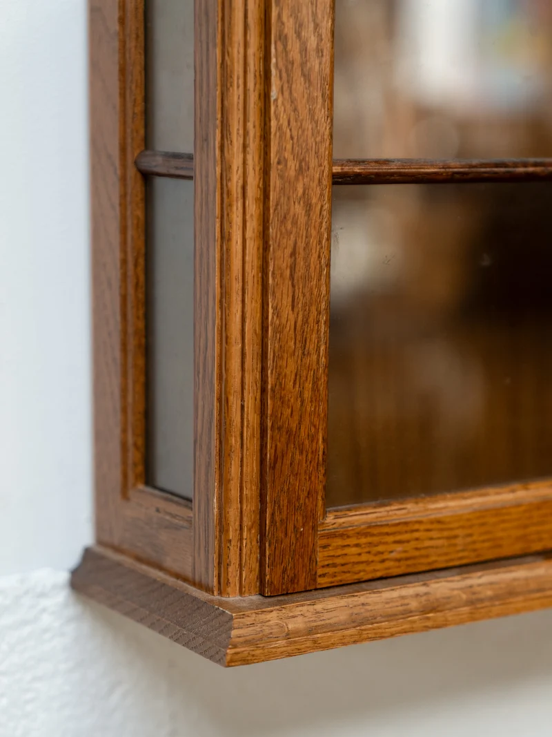 Gaëlle, la petite vitrine en bois N°1492