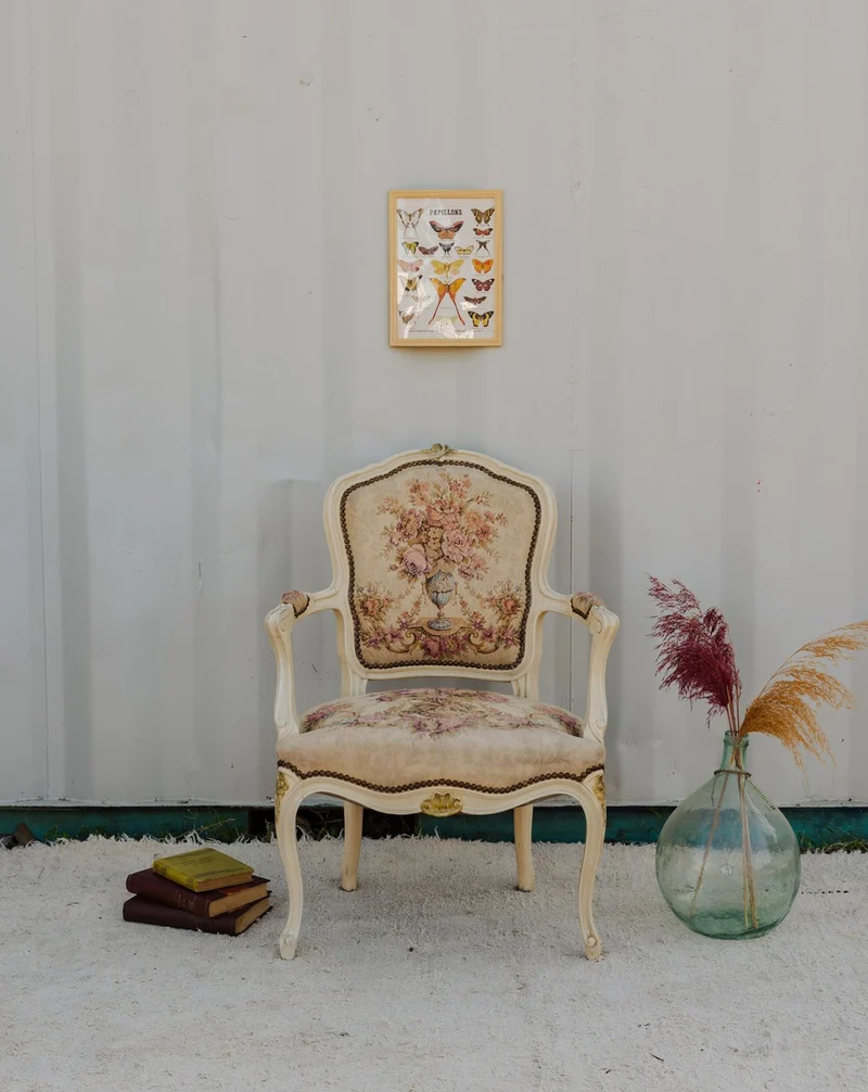 Ernest, le fauteuil en bois et tissu beige N°1532