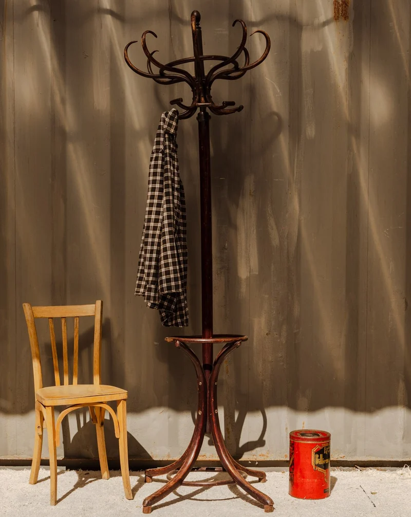 Max, le porte-manteau en bois N°441