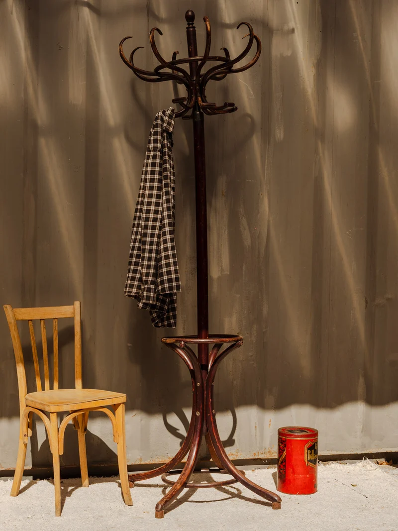 Max, le porte-manteau en bois N°441
