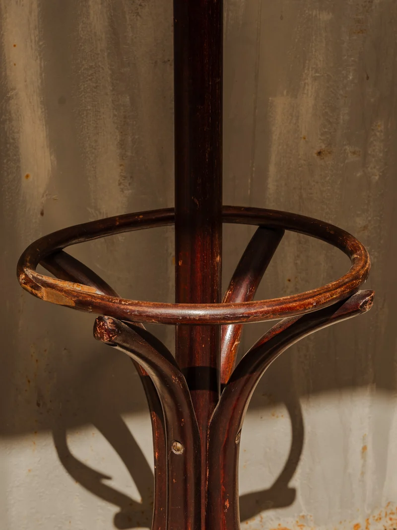 Max, le porte-manteau en bois N°441