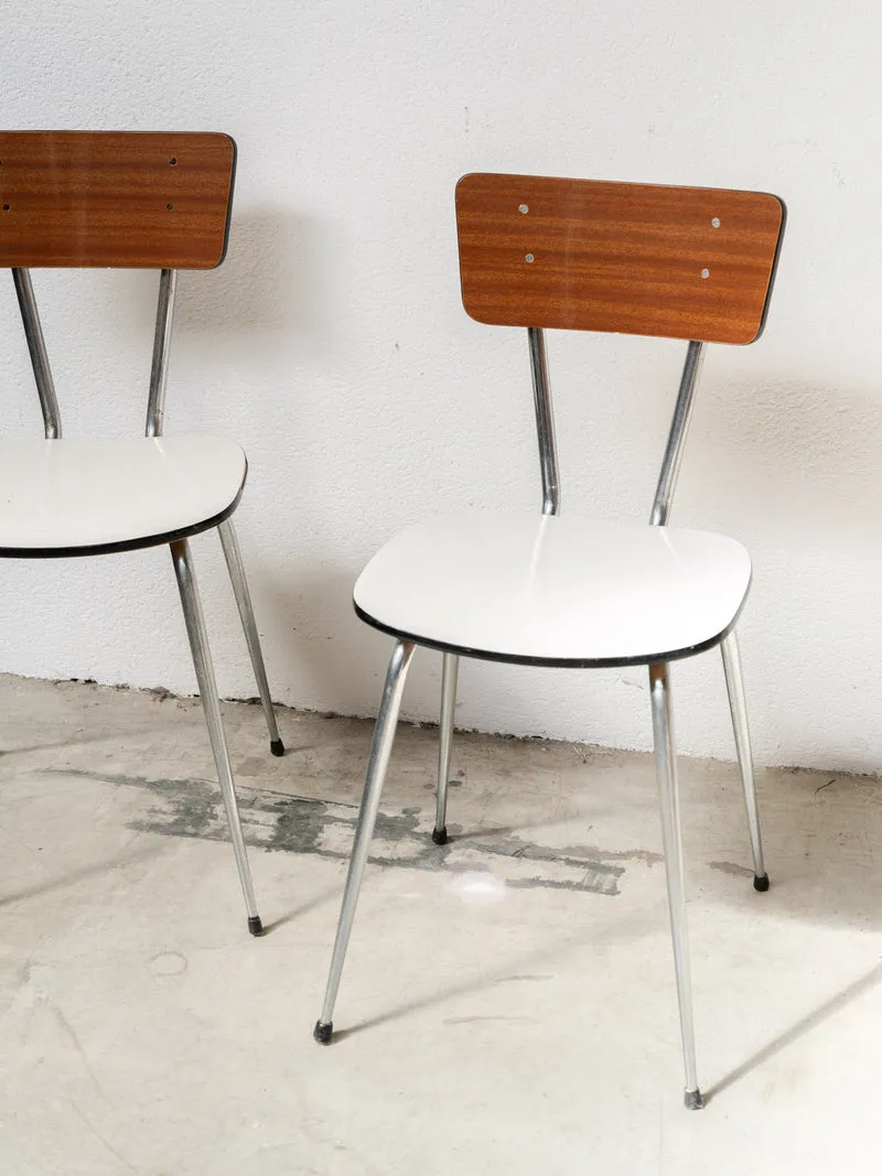 Alma, la paire de chaises en Formica marron et blanc N°1831