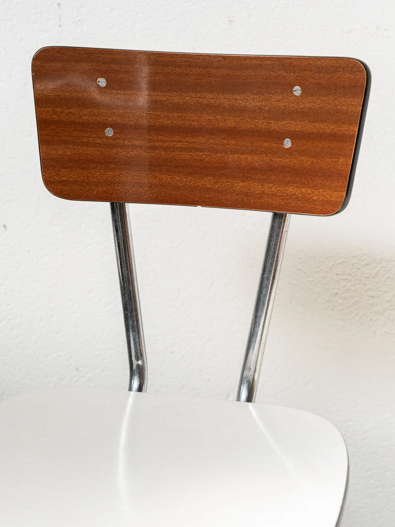 Alma, la paire de chaises en Formica marron et blanc N°1831