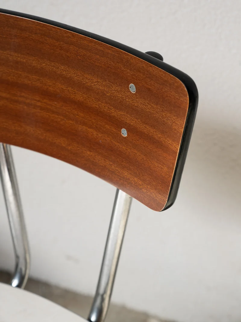 Alma, la paire de chaises en Formica marron et blanc N°1831