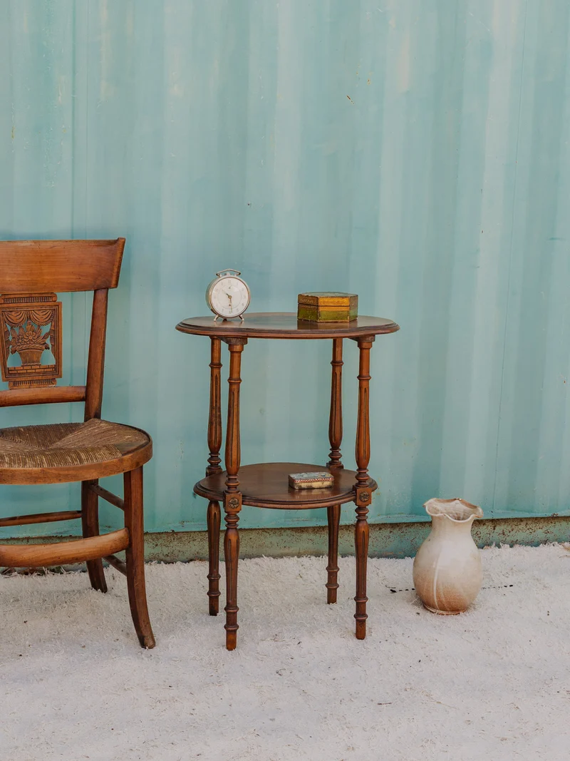 Francine, la table d'appoint en bois N°1468