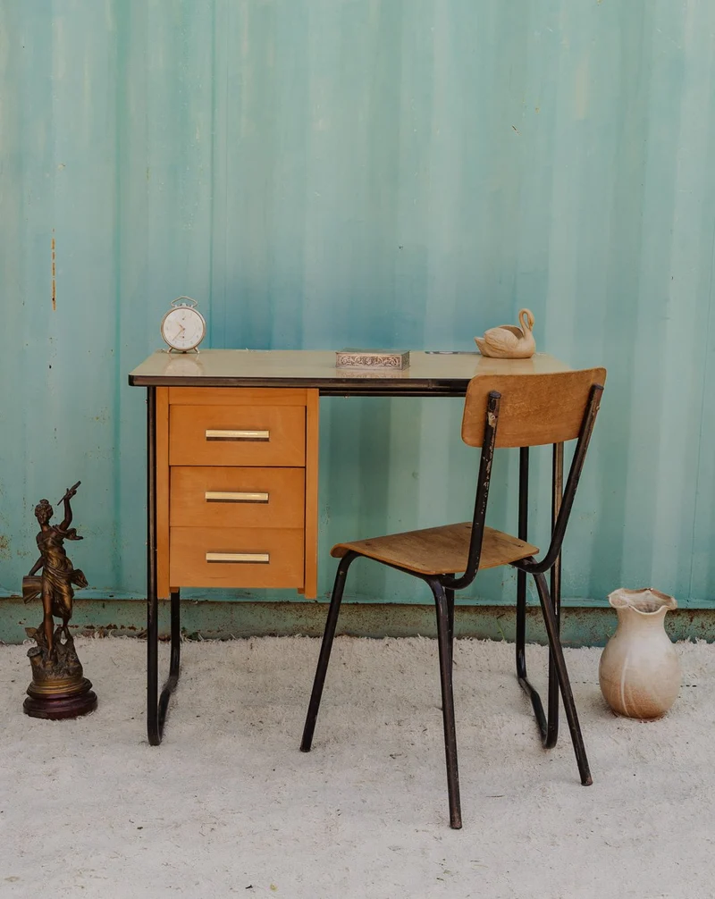 Edouard, l'ensemble de bureau et chaise pour enfants N°1047