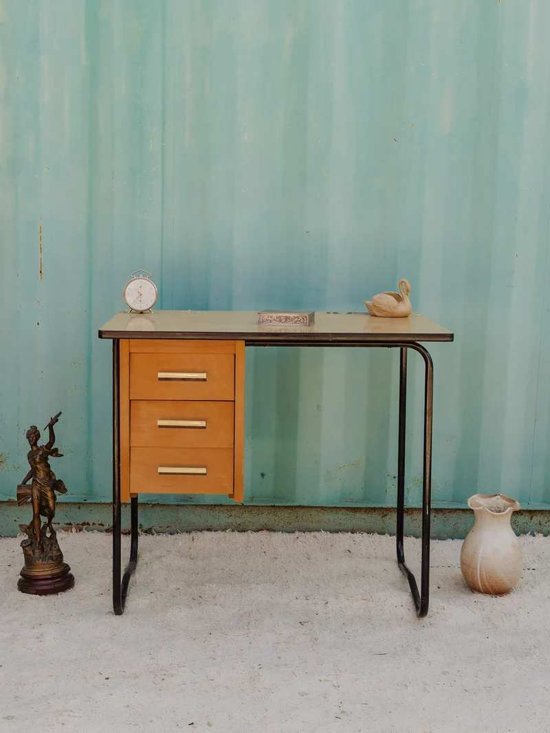 Edouard, l'ensemble de bureau et chaise pour enfants N°1047