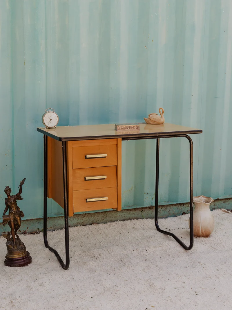Edouard, l'ensemble de bureau et chaise pour enfants N°1047