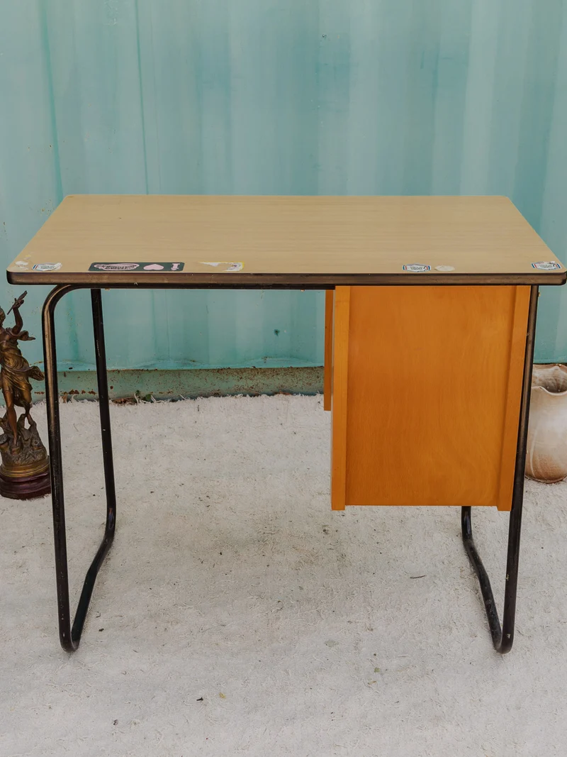 Edouard, l'ensemble de bureau et chaise pour enfants N°1047