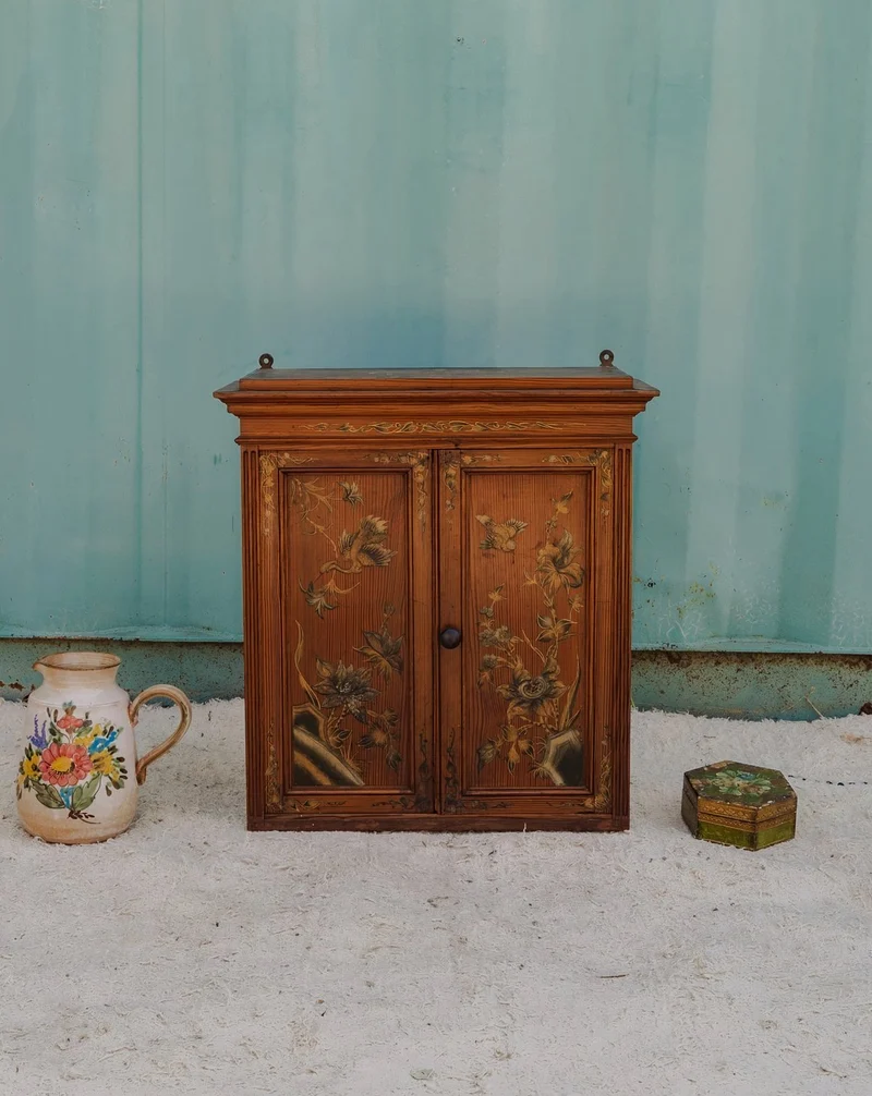 Gaëlle, l'armoire à pharmacie peinte N°1499