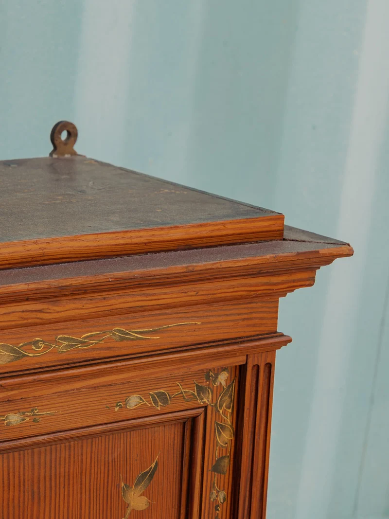 Gaëlle, l'armoire à pharmacie peinte N°1499