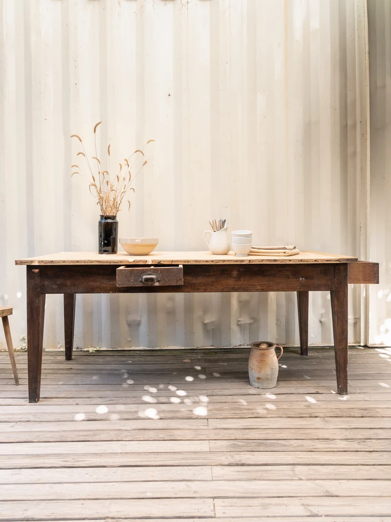 Romy, la grande table à manger en peuplier et chêne N°1475