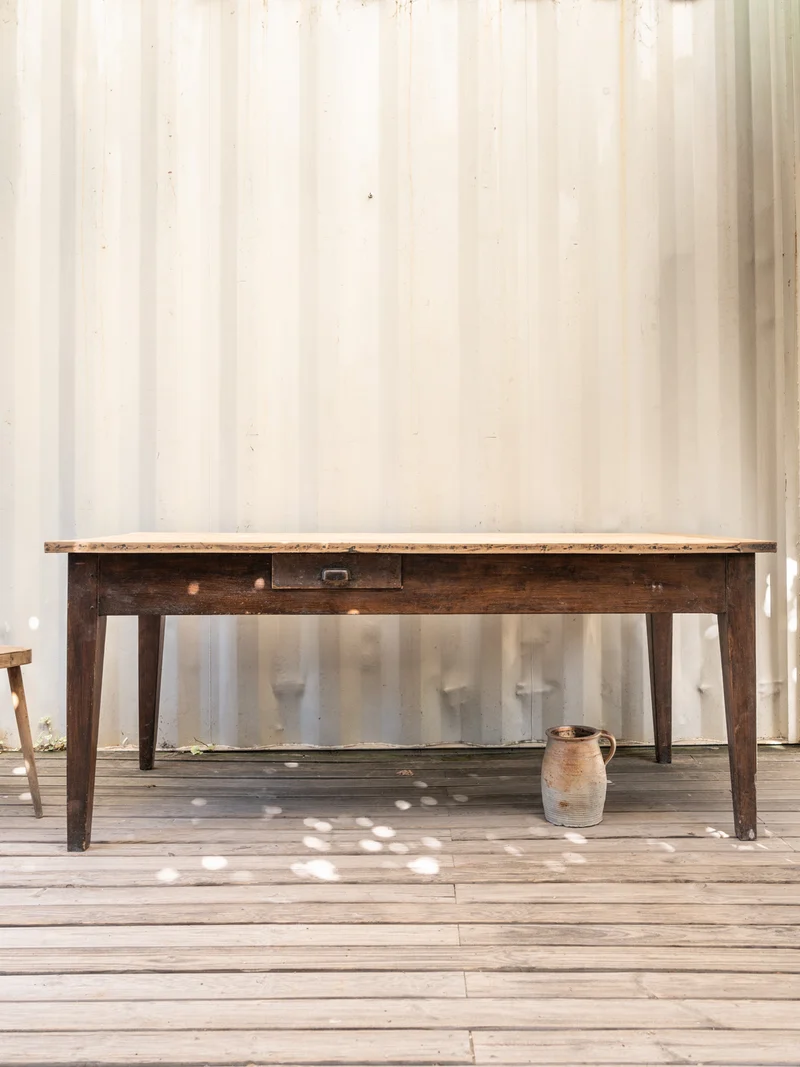 Romy, la grande table à manger en peuplier et chêne N°1475