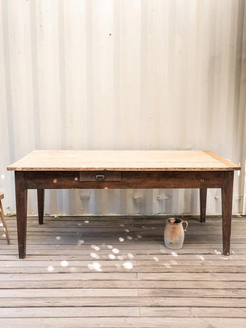 Romy, la grande table à manger en peuplier et chêne N°1475