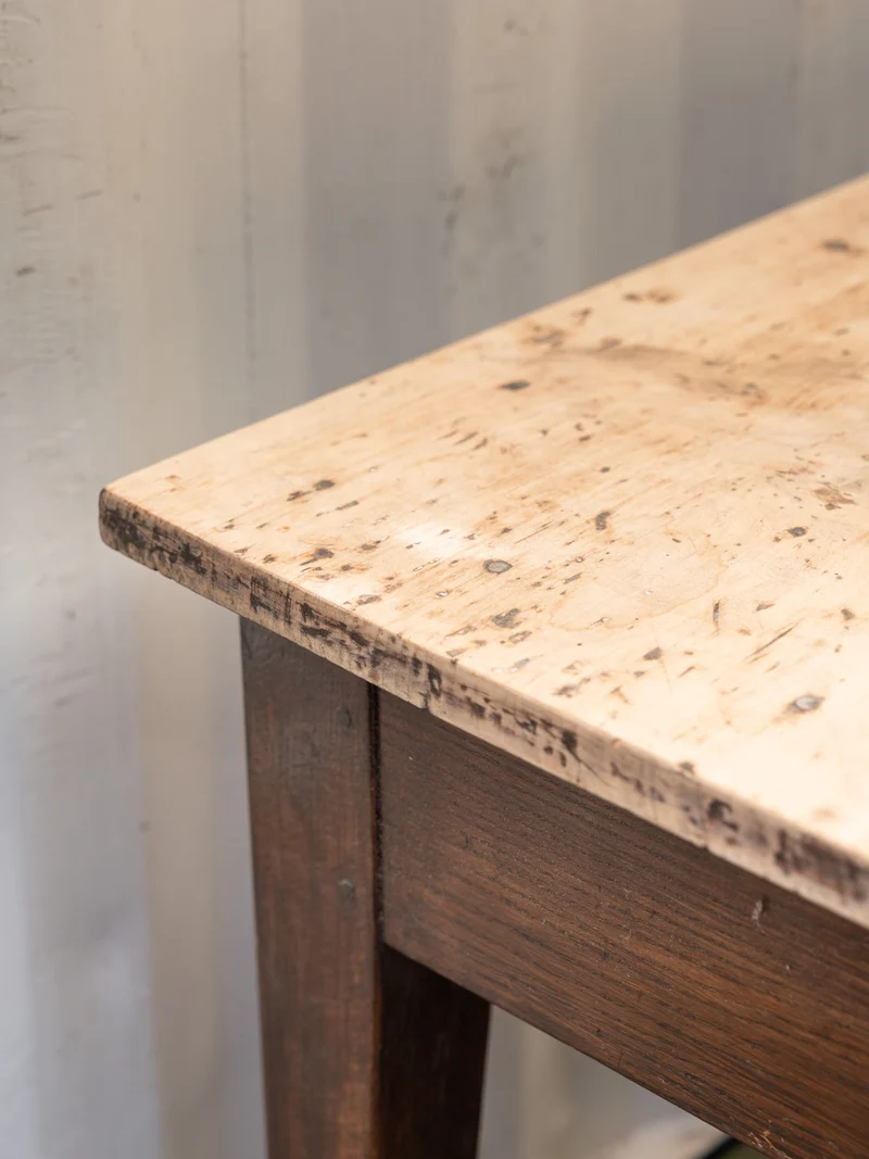 Romy, la grande table à manger en peuplier et chêne N°1475