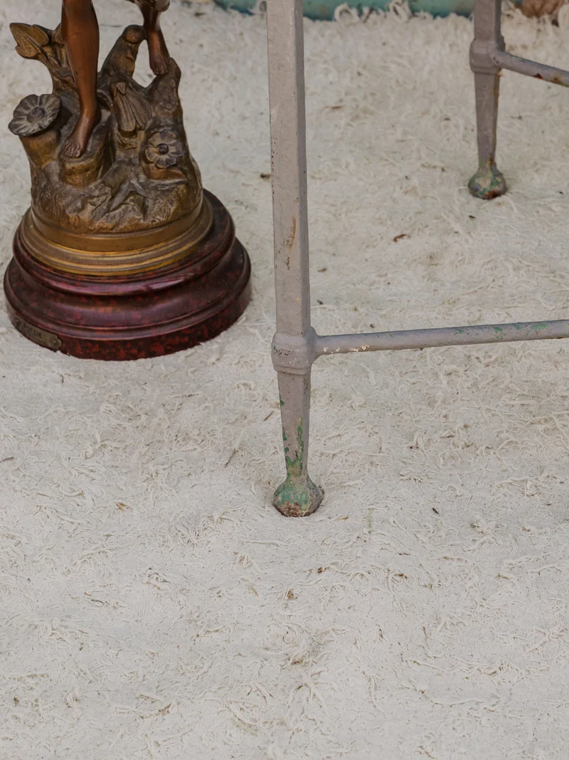 Antoine, le banc en bois gris et blanc N°491