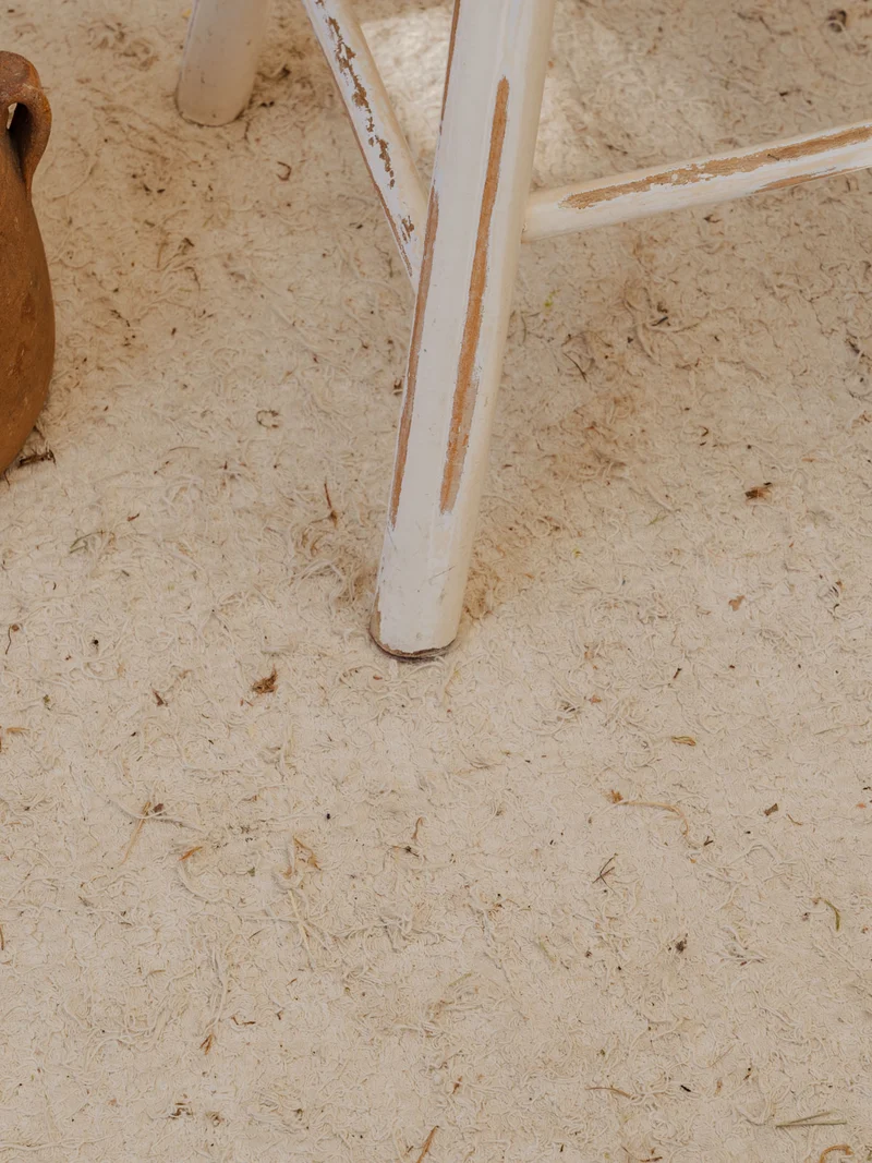 Regis, le tabouret en bois blanc N°1520