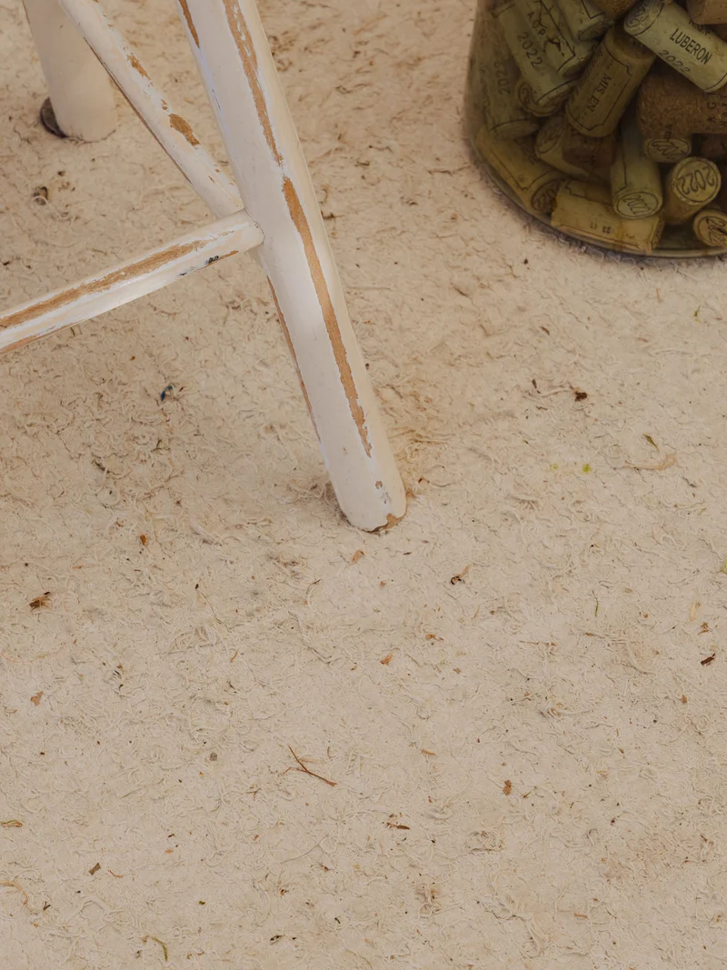 Regis, le tabouret en bois blanc N°1520