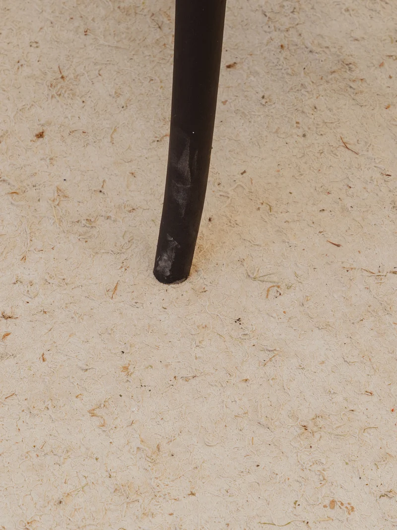 Claude, la chaise en bois noir N°1552