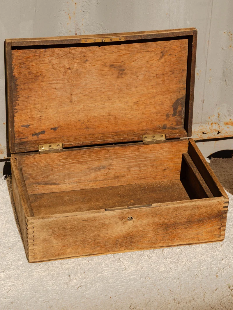 Lucien, le petit coffre en bois N°180